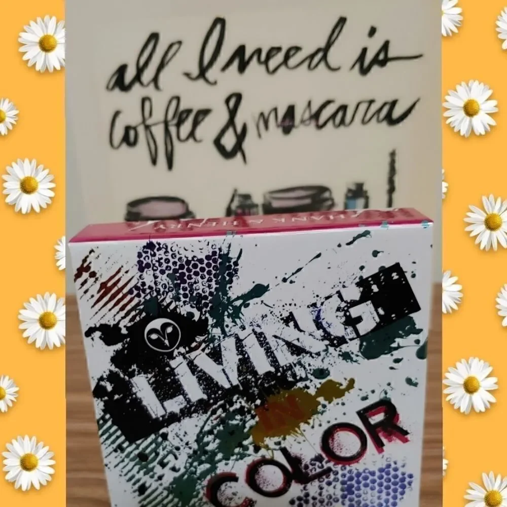 Hank & Henry Living in Color Eye Shadow Pallete